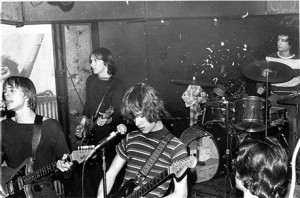 Apparently, Kurt Cobain once played righ-handed